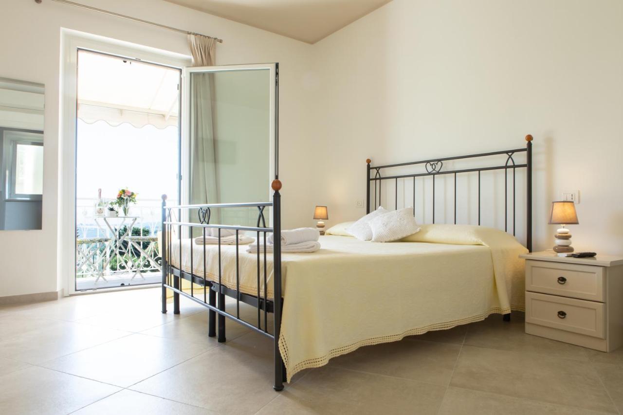 Fonte D'Olio Conero Relais Bed & Breakfast Sirolo Ruang foto